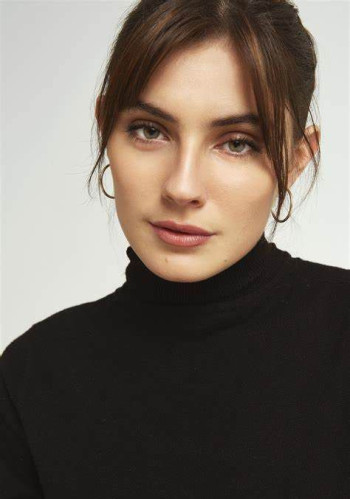 阿德里安娜·乌巴尼