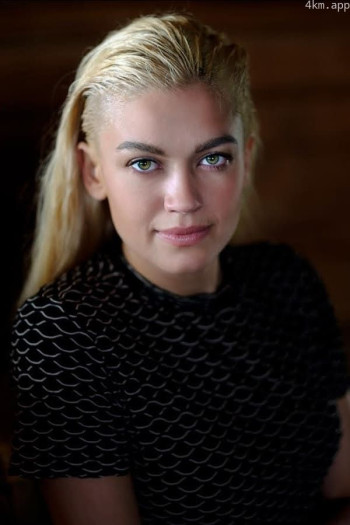 朱丽娅·马克斯维尔