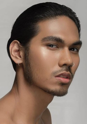 阿格拉·皮利昂