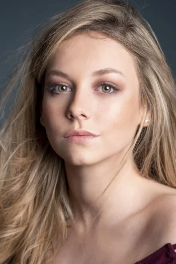 艾斯特·爱珀斯托