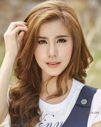 艾丝特·苏普莉拉