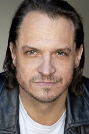 罗尼·吉恩·贝尔维斯