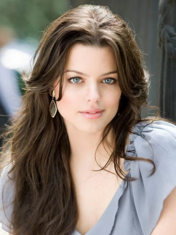 阿德里亚娜·托雷维哈诺