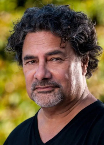 拉尼·约翰·图普