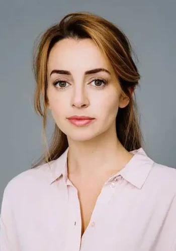 安泽利卡·卡希里娜