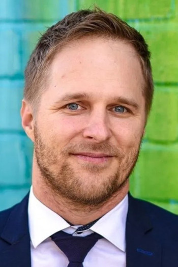 麦克林·尼尔森