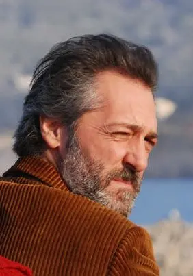 马切罗·马扎雷拉