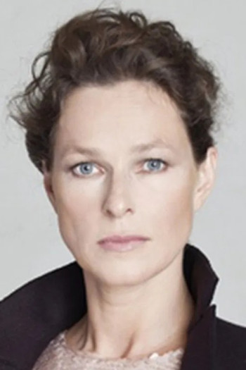 亚历克桑德拉·贾斯塔