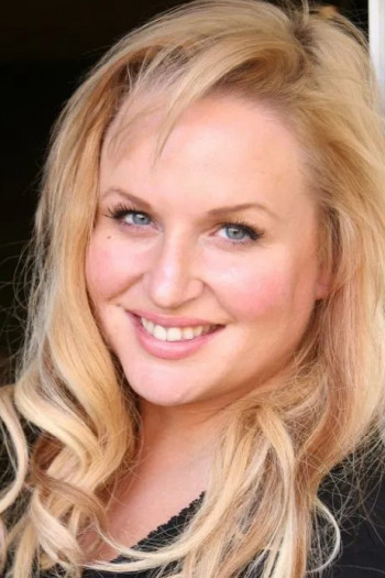 艾普尔·特莱克