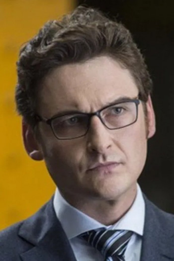 托比·莱昂纳德·摩尔