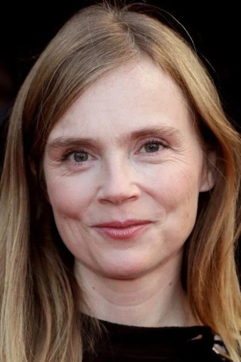 伊莎贝尔·卡雷