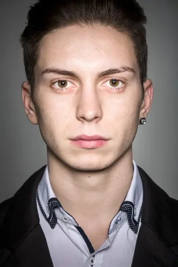 米海·科玛罗尤