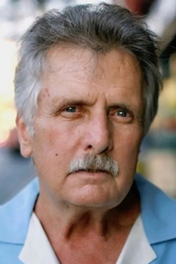 乔·艾斯特维兹