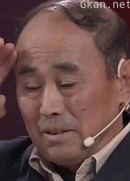 老兵19年如一日,为720名烈士守墓,震撼全场观众