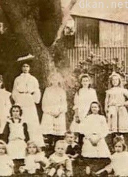 达令河上的光鲜与痛苦