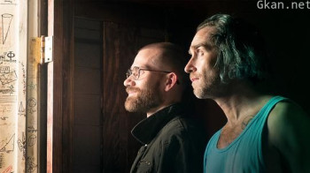 尘土中的某些事物