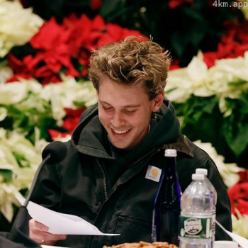 周六夜现场：奥斯汀·巴特勒\/莉佐