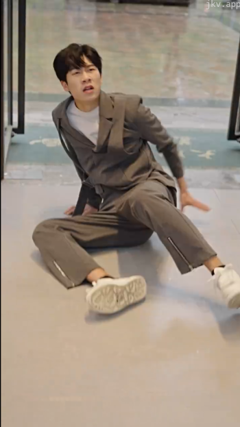 不装了，姑爷摊牌了