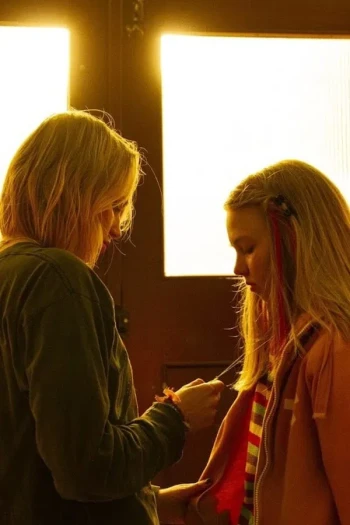 她们离开后，山里只留下了微弱的声响